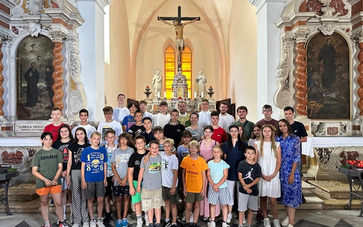 Duhovno ljetovanje mladih Župe svete Terezije od Djeteta Isusa na otoku Prviću